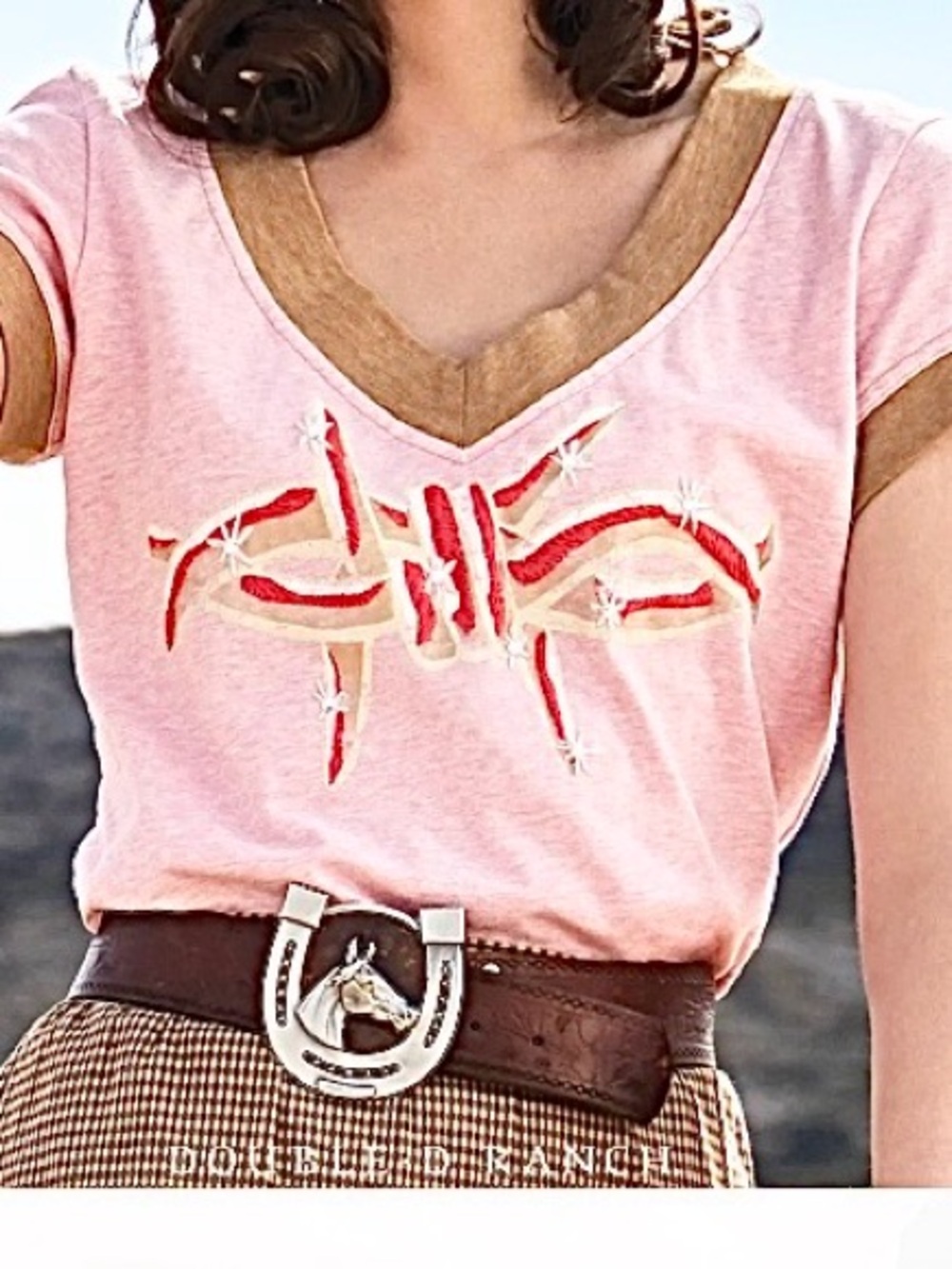 NWT - Double D Ranch "Razor Sharp"
Pink V-neck t-shirt - Rhinestones Embroidery - Picture 5 of 8